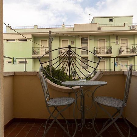 Hotel River fronte mare con piscina Rimini Esterno foto